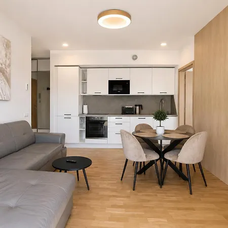 Smilciu Trio Keturvieciai Apartamentai Su Terasa * Palanga