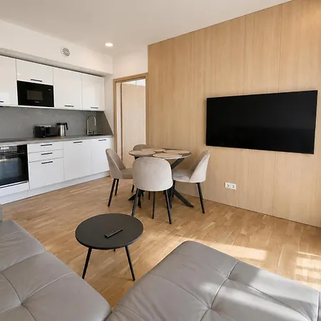 아파트 Smilciu Trio Keturvieciai Apartamentai Su Terasa